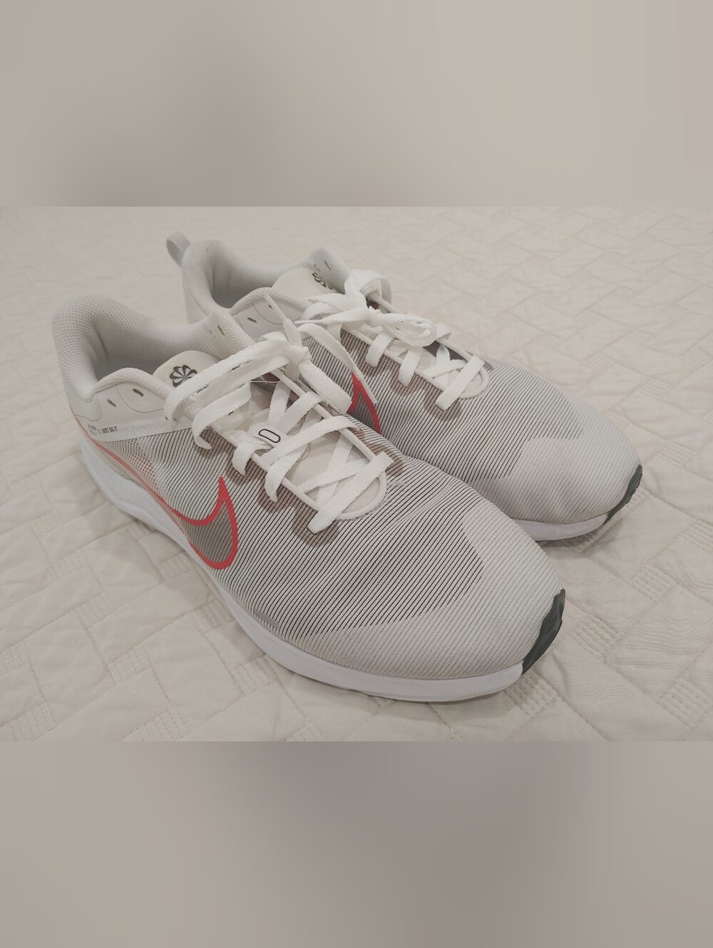 Nike Downshifter 12 Men's Size 13 White & Red Excellent Condition
